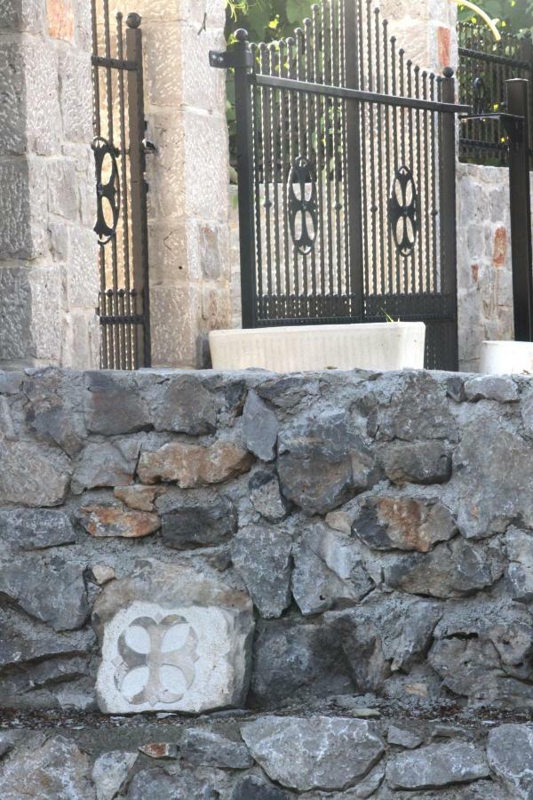 Vila Salamander Stanjel Exterior photo